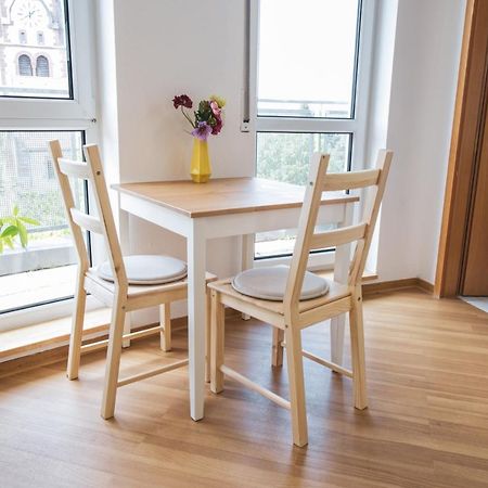 FULL HOUSE Studios - KornhausSupreme Apartment - Balkon, NETFLIX, WiFi Dessau-Rosslau Exterior foto