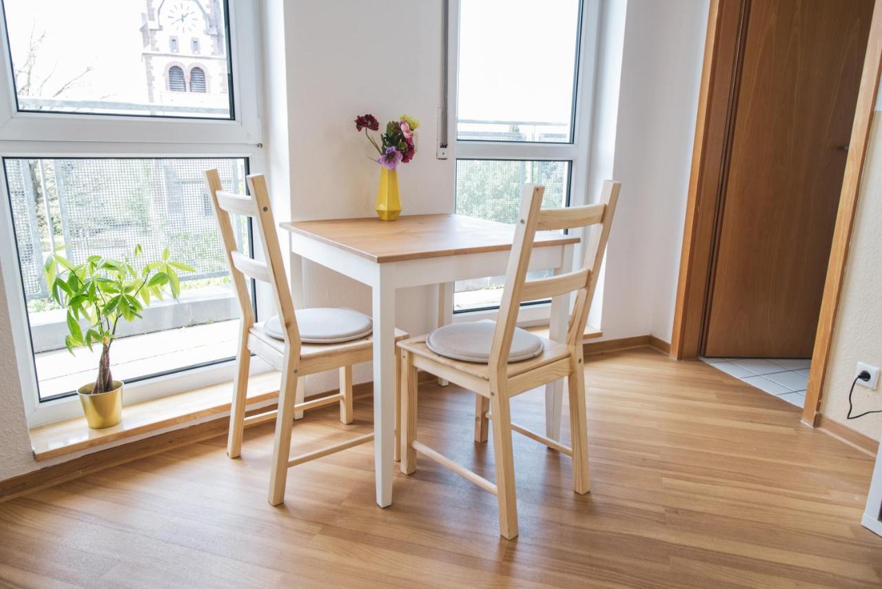 FULL HOUSE Studios - KornhausSupreme Apartment - Balkon, NETFLIX, WiFi Dessau-Rosslau Exterior foto