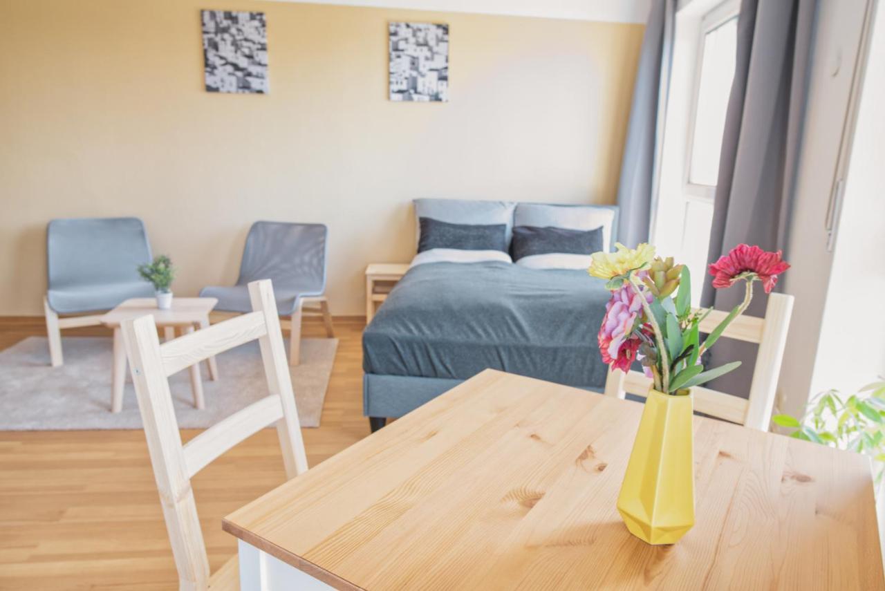FULL HOUSE Studios - KornhausSupreme Apartment - Balkon, NETFLIX, WiFi Dessau-Rosslau Exterior foto