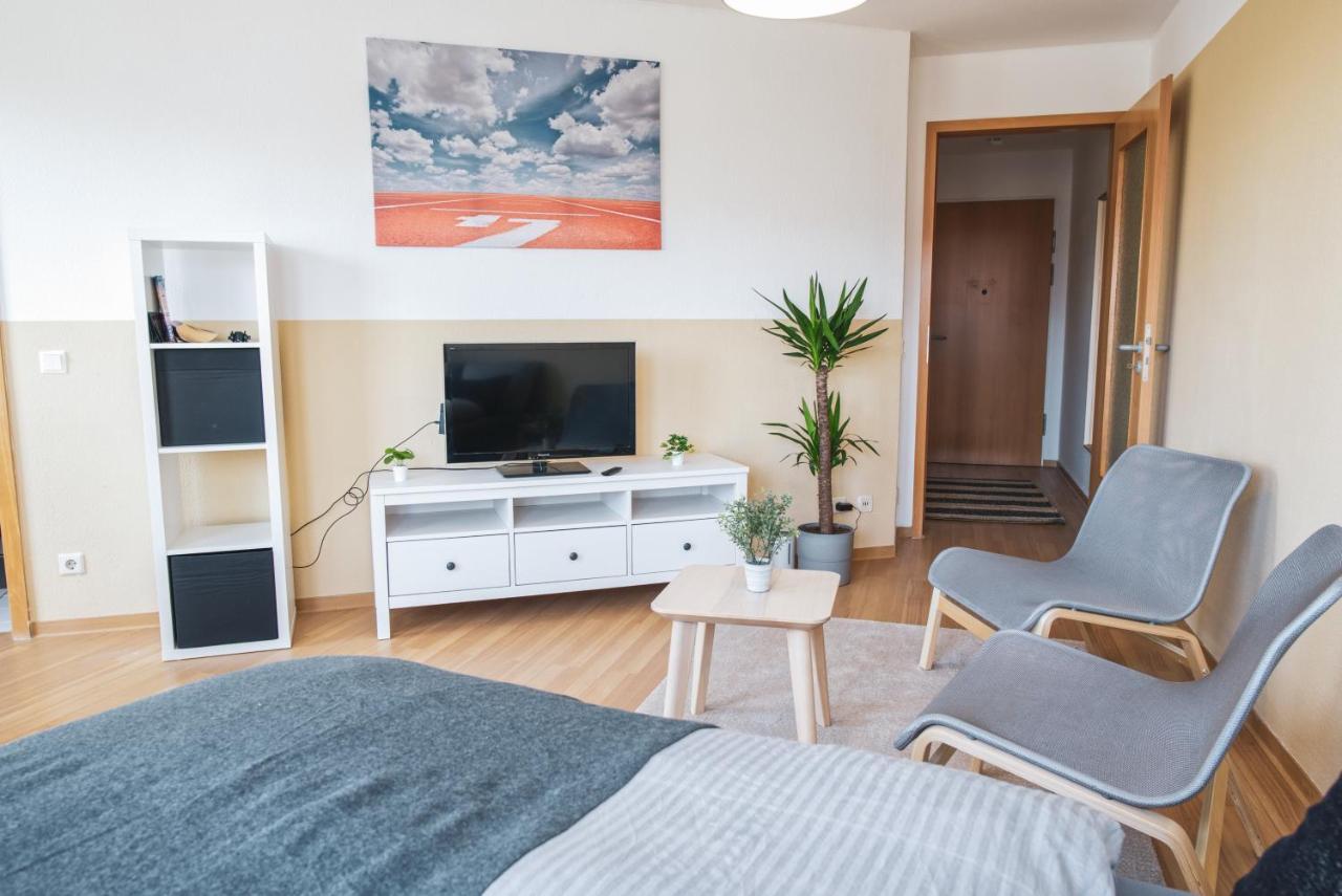 FULL HOUSE Studios - KornhausSupreme Apartment - Balkon, NETFLIX, WiFi Dessau-Rosslau Exterior foto